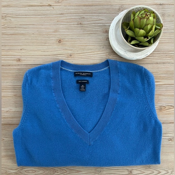 Banana Republic 100% Cashmere Blue V-Neck Sweater | Women’s Medium - Picture 1 of 6